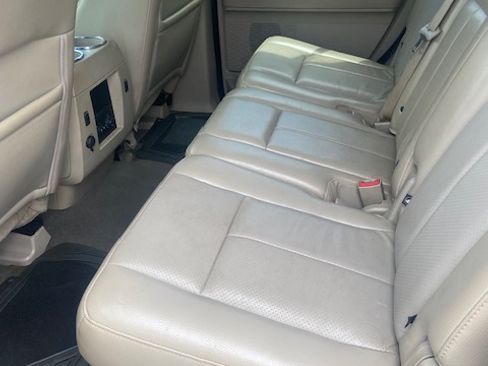 Used 2009 Ford Expedition Limited image 11