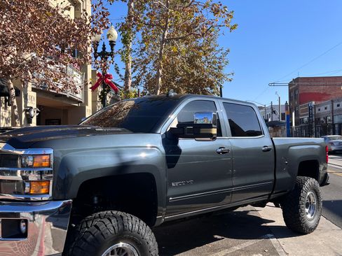 Used 2019 Chevrolet Silverado 2500 LTZ w/ Duramax Plus Package image 14