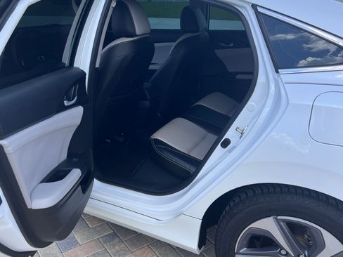 Used 2019 Honda Insight LX image 13