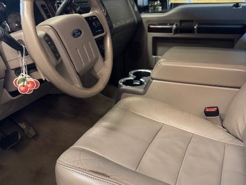 Used 2008 Ford F250 Lariat image 4