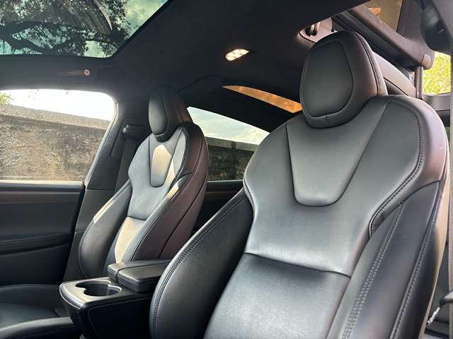 Used 2020 Tesla Model X Performance AWD/4WD image 13