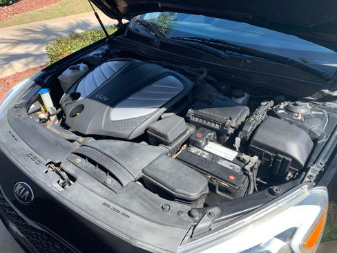 Used 2015 Kia Cadenza Limited image 9