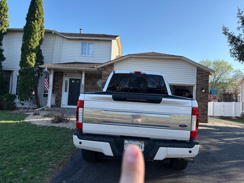 Used 2017 Ford F250 Platinum w/ Platinum Ultimate Package AWD/4WD image 5