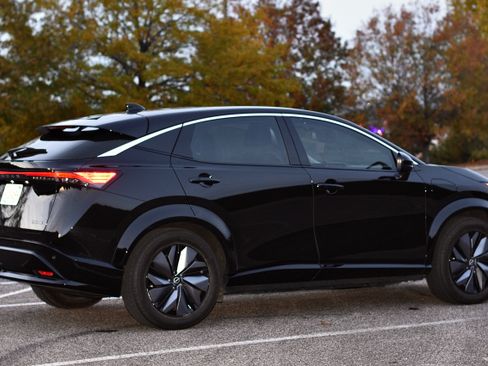 Used 2023 Nissan Ariya FWD image 5