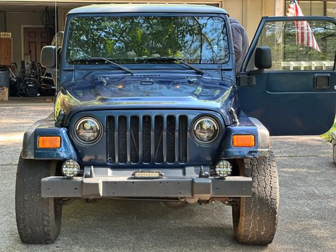Used 2005 Jeep Wrangler Unlimited w/ Security Group AWD/4WD image 1