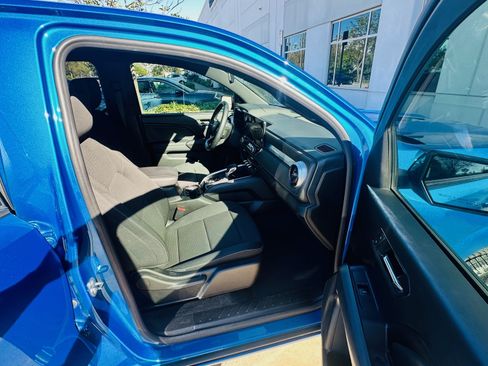 Used 2023 Chevrolet Colorado LT image 8