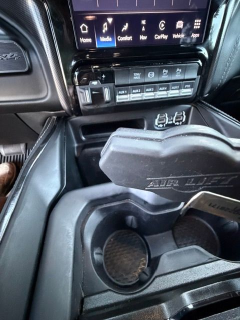 Used 2022 RAM 5500 4x4 Crew Cab image 22