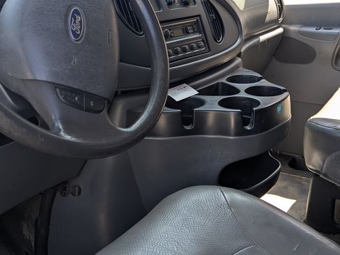 Used 2008 Ford E-150 and Econoline 150 image 5