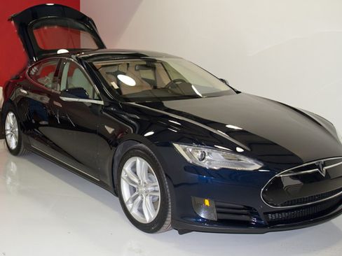 Used 2012 Tesla Model S Performance image 1