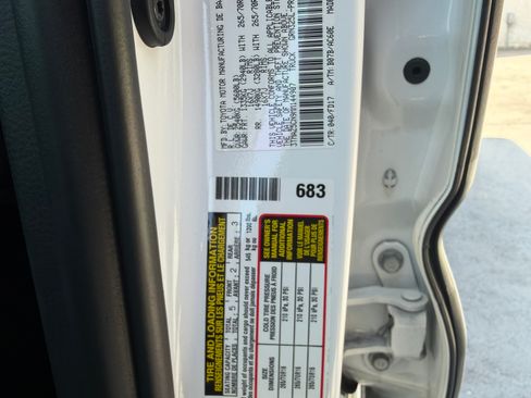 Used 2021 Toyota Tacoma TRD Off-Road w/ Technology Package RWD image 18