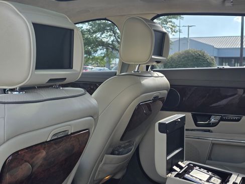 Used 2011 Jaguar XJ L image 6