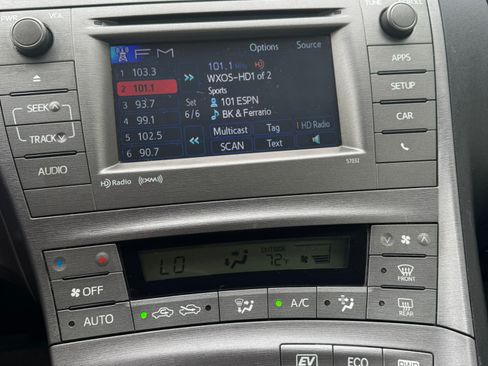 Used 2014 Toyota Prius Three image 21