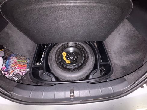 Used 2011 Volvo C30 FWD image 5