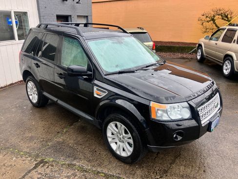 Used 2008 Land Rover LR2 SE image 1