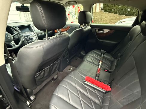 Used 2010 INFINITI FX35 AWD w/ Navigation Pkg image 8
