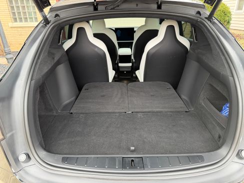 Used 2023 Tesla Model X Plaid image 14