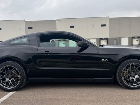 Used 2012 Ford Mustang GT Premium RWD image 2