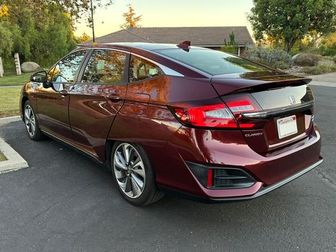 Used 2018 Honda Clarity Touring image 8