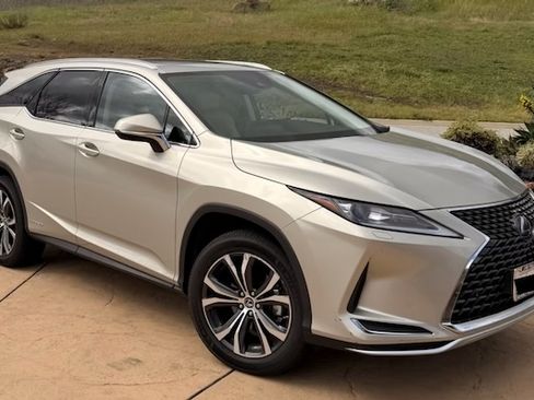 Used 2020 Lexus RX 450hL AWD w/ Premium Package image 2