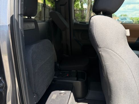 Used 2017 Toyota Tacoma 2WD Access Cab image 10
