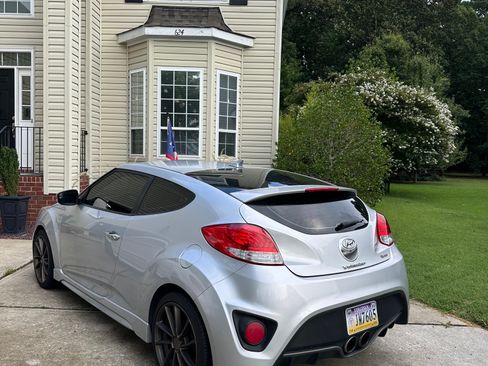 Used 2015 Hyundai Veloster Turbo image 6