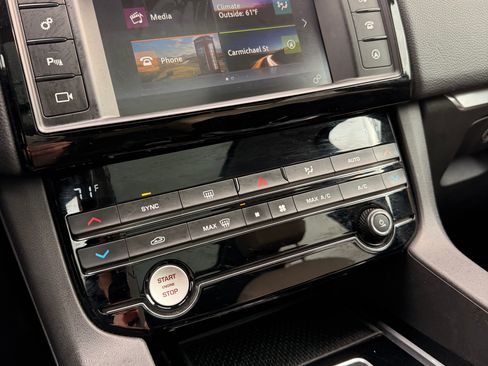 Used 2018 Jaguar F-PACE Premium AWD/4WD image 8