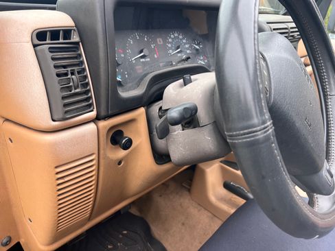 Used 1998 Jeep Wrangler Sahara AWD/4WD image 25