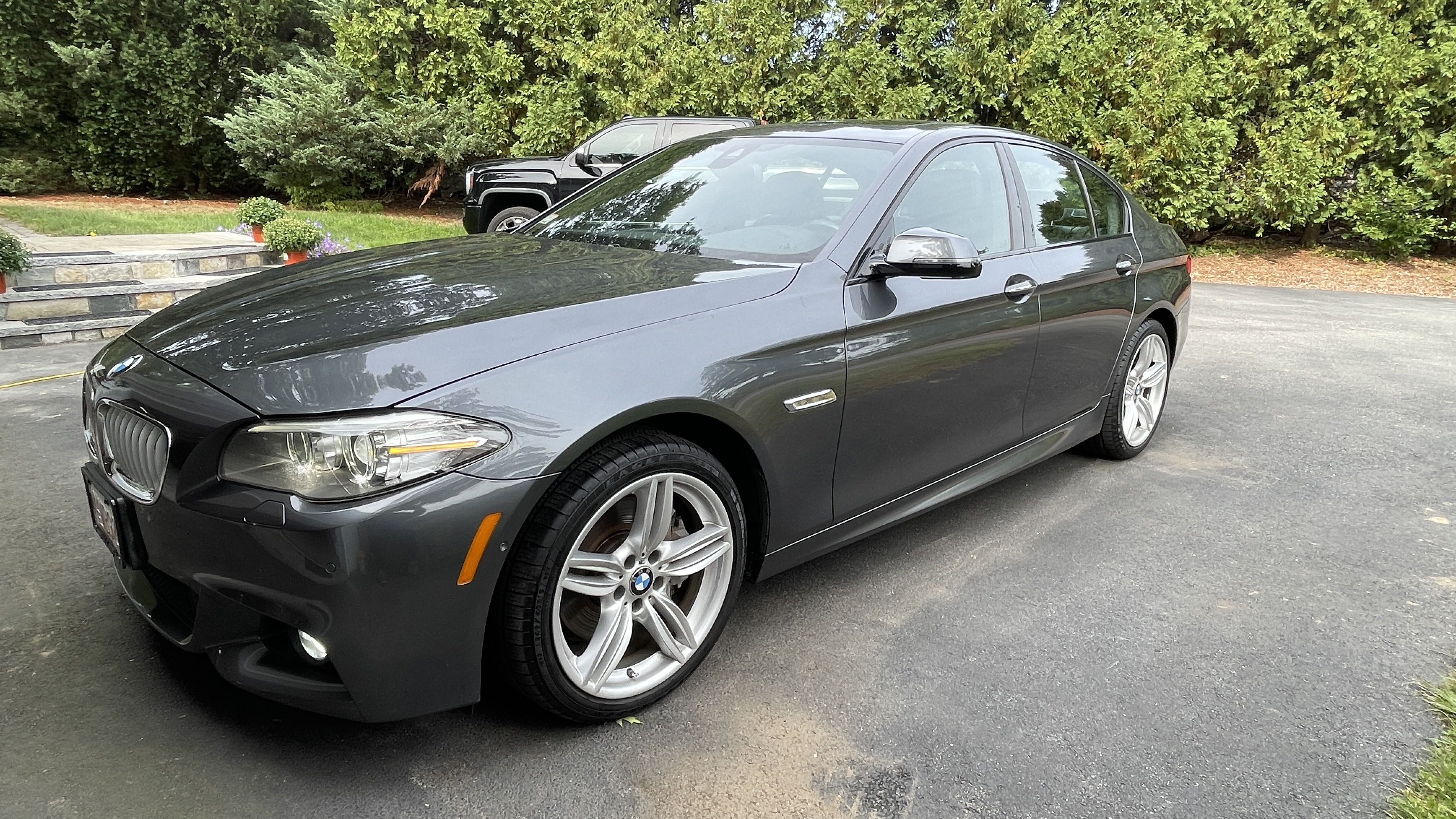 Used 2016 BMW 550i xDrive Sedan AWD/4WD image 4