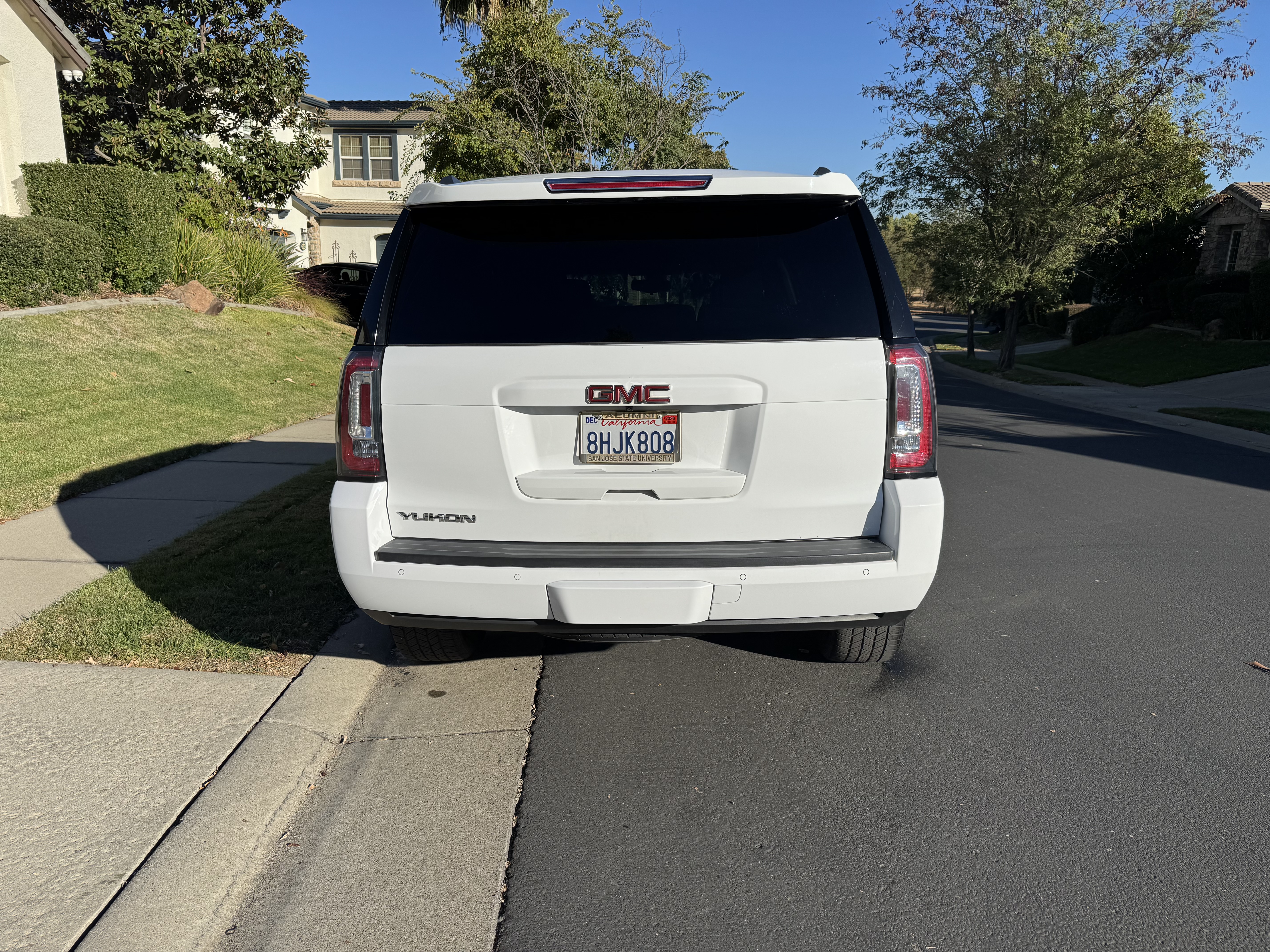 Used 2018 GMC Yukon SLE RWD image 2