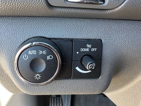 Used 2015 Chevrolet Traverse LS image 19