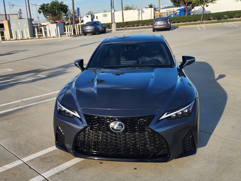 Used 2022 Lexus IS 500 image 6