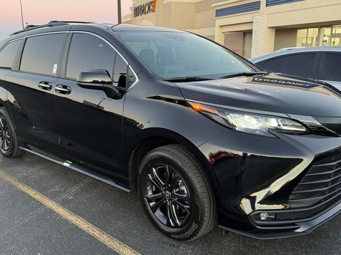 Used 2024 Toyota Sienna XLE Woodland Edition image 1