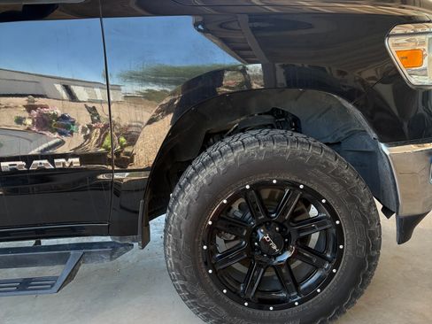 Used 2019 RAM 1500 Big Horn AWD/4WD image 6