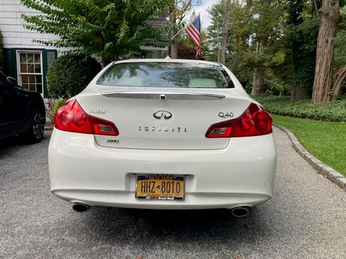 Used 2015 INFINITI Q40 Sedan 4D w/ Moonroof Package image 5