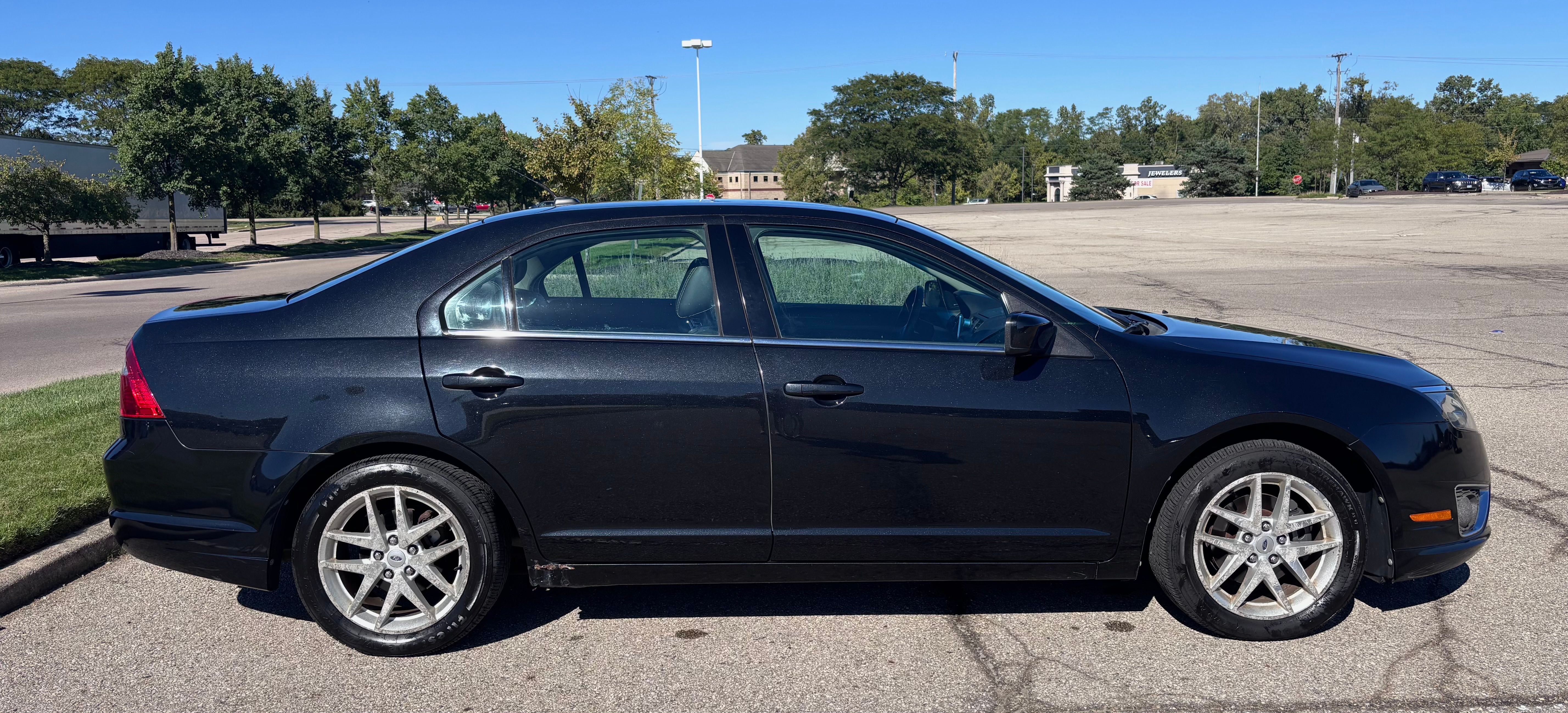 Used 2011 Ford Fusion SEL w/ 301A Rapid Spec Order Code FWD image 4