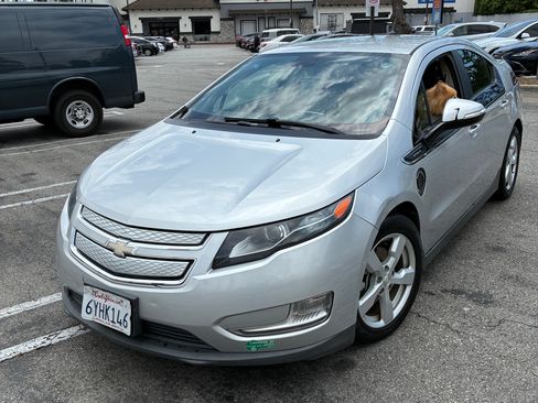 Used 2013 Chevrolet Volt FWD image 1