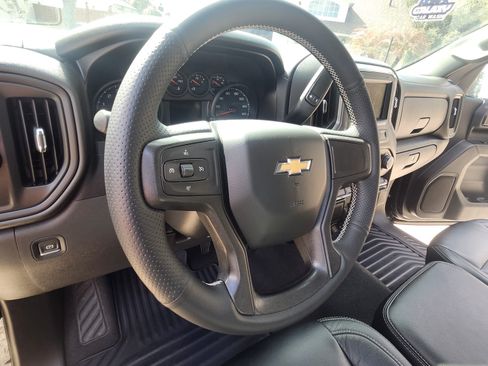 Used 2021 Chevrolet Silverado 1500 Custom image 11