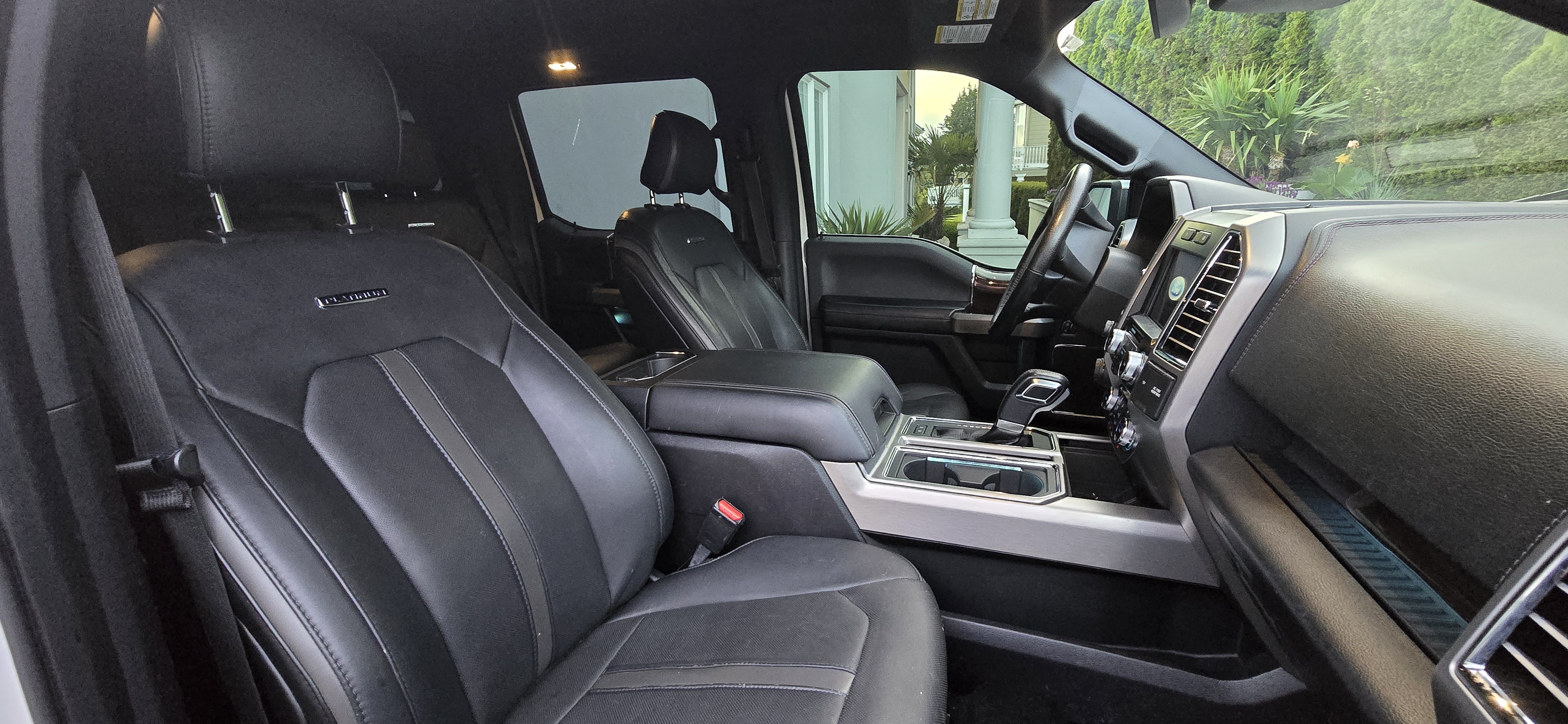 Used 2016 Ford F150 Platinum w/ Equipment Group 701A Luxury AWD/4WD image 11