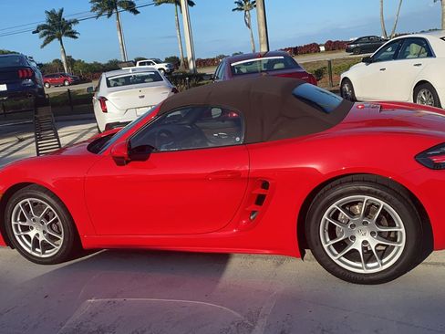 Used 2019 Porsche 718 Boxster image 2
