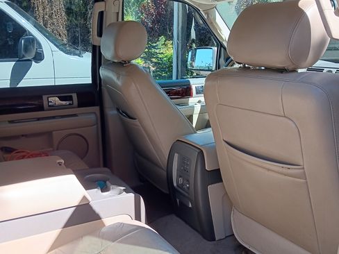 Used 2004 Lincoln Navigator 4WD image 6