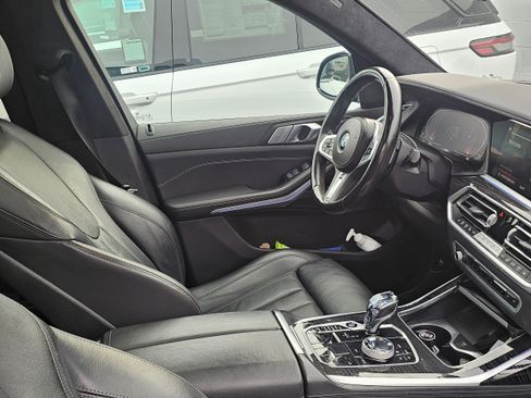 Used 2022 BMW X7 xDrive40i w/ M Sport Package image 14