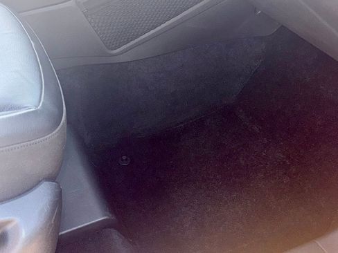 Used 2018 Volkswagen Tiguan SEL Premium image 27