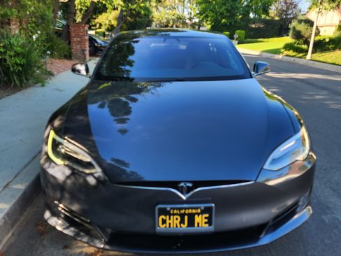 Used 2017 Tesla Model S 75 RWD image 2
