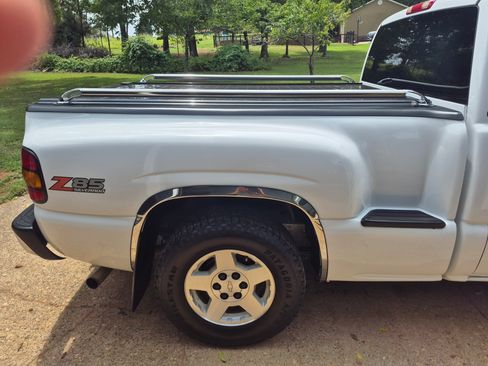 Used 2005 Chevrolet Silverado 1500 LS w/ Light Duty Power Package image 11