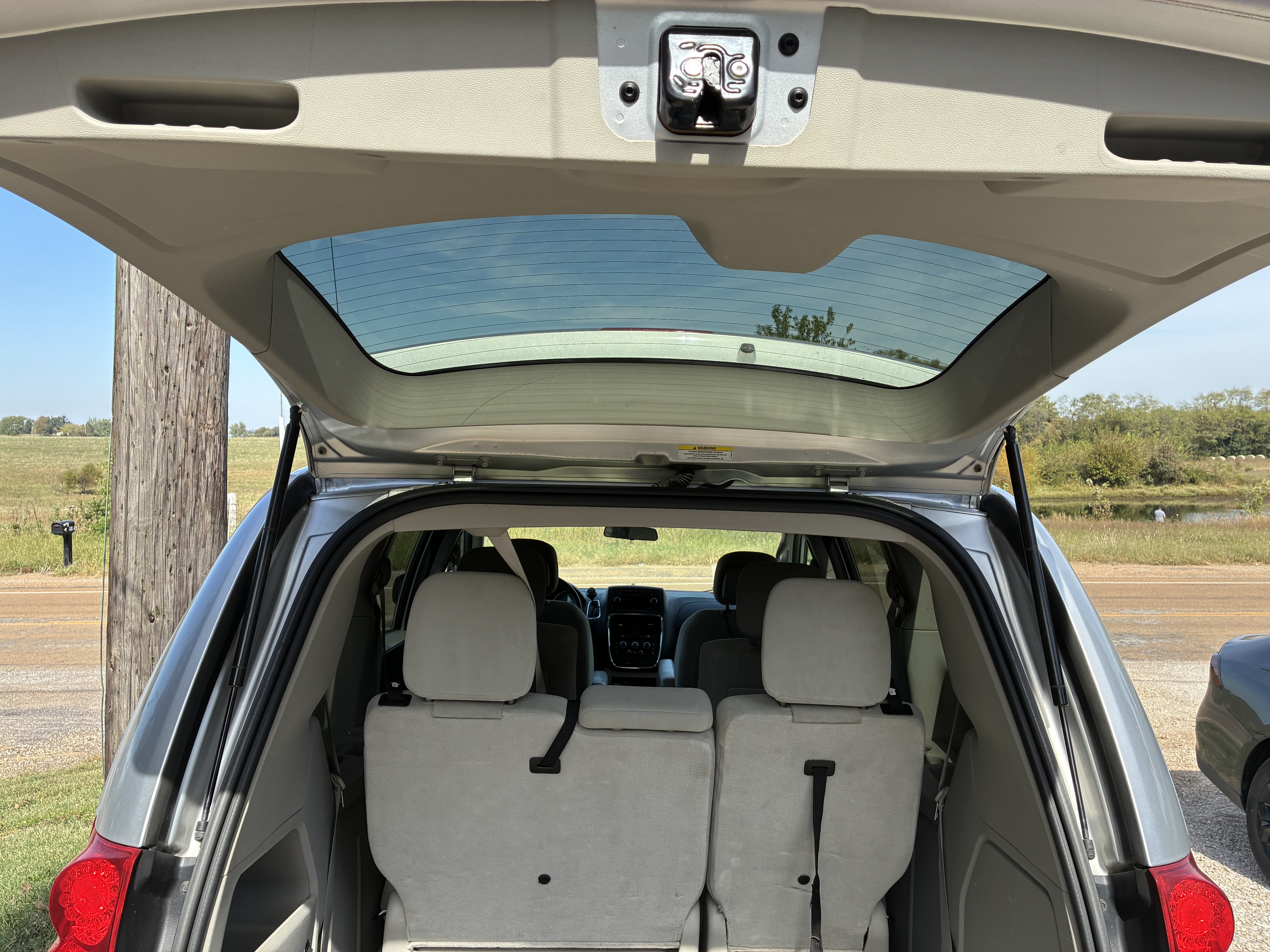 Used 2012 Dodge Grand Caravan SXT FWD image 11