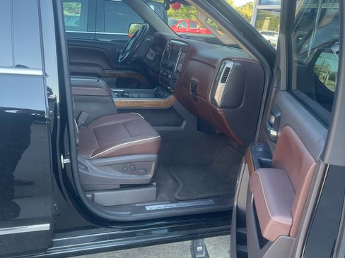 Used 2015 Chevrolet Silverado 1500 High Country w/ High Country Premium Package image 4