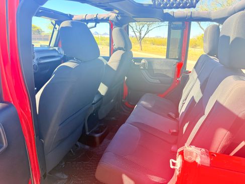 Used 2016 Jeep Wrangler Unlimited Sport image 13
