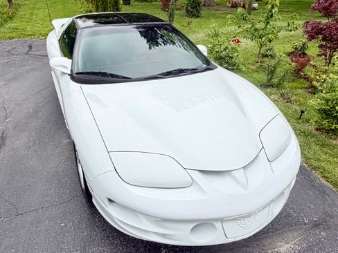 Used 2000 Pontiac Firebird Formula w/ Security Pkg RWD image 8
