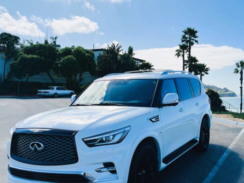 Used 2019 INFINITI QX80 Luxe w/ Cargo Package image 5