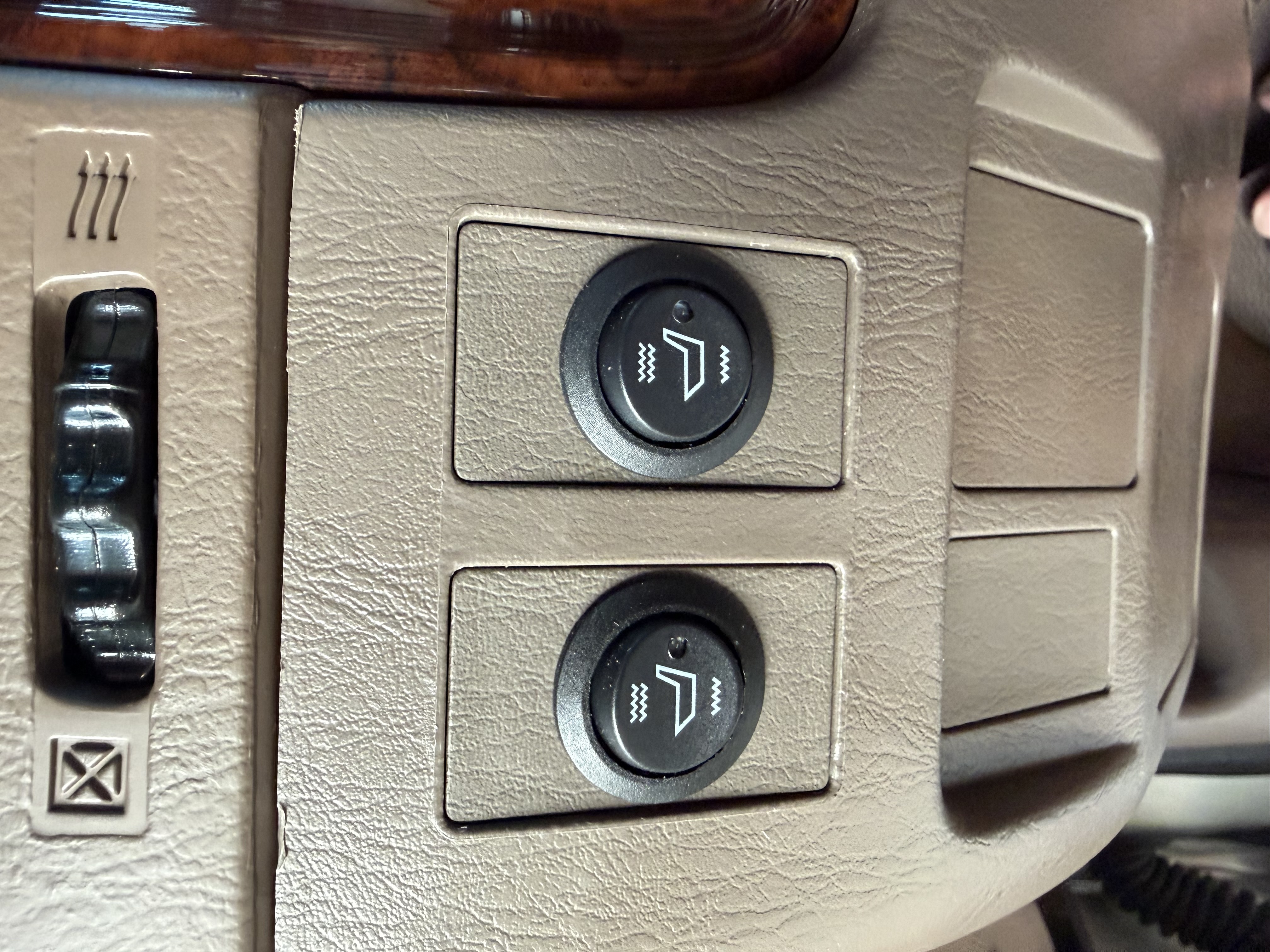 Used 2000 Toyota 4Runner Limited AWD/4WD image 24